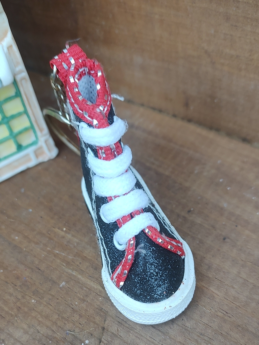High-Top Sneaker Keychain - Black and Red - Picture 4 of 7